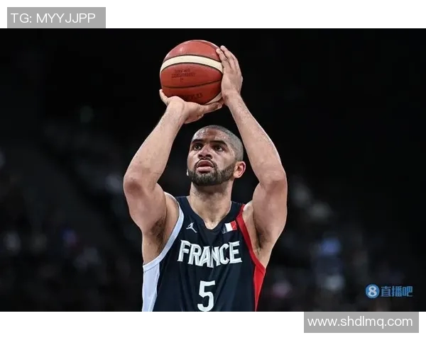 VAR回应批评：我只专注于比赛